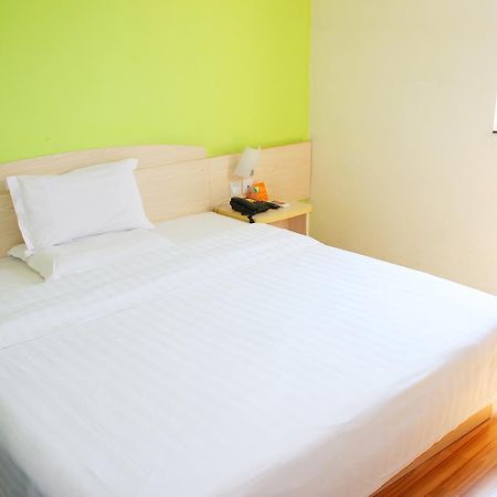 7Days Inn Beijing Yanqing Walmart מראה חיצוני תמונה