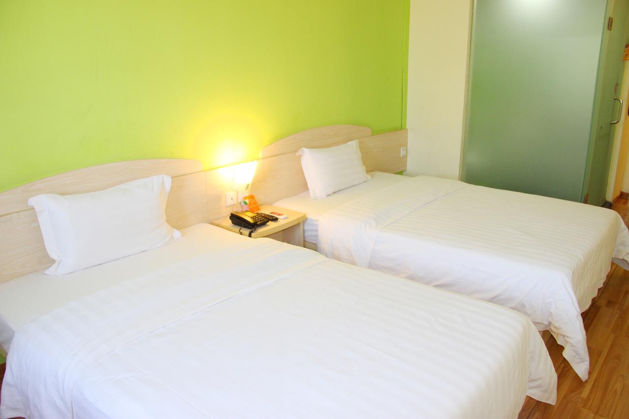 7Days Inn Beijing Yanqing Walmart מראה חיצוני תמונה